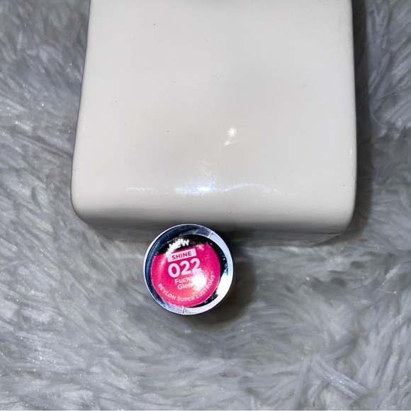 REVLON 022 Super Lustrous Glass Shine Lipstick, Moisturizing Lip Color Aloe new* - Picture 6 of 7
